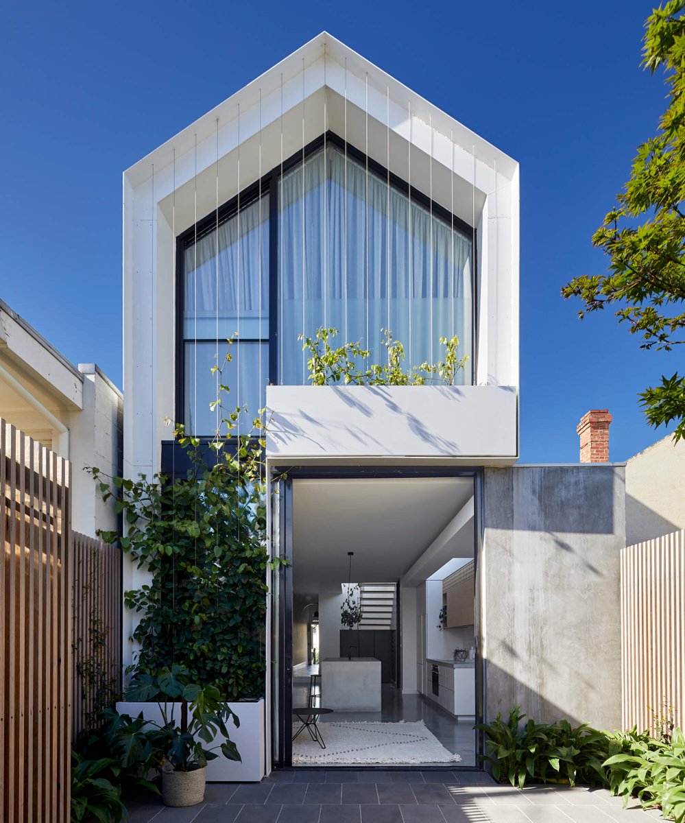 architectsideas's tweet photo. Cable house was never as elegant as it is now and the credit goes to Tom Robertson architects as they turned not so beautiful worker’s cottage into a beautiful house. To know more https://t.co/SpIGjRbD4m

#CableHouse
#TomRobertsonArchitects https://t.co/JJ8Z1KhaL3