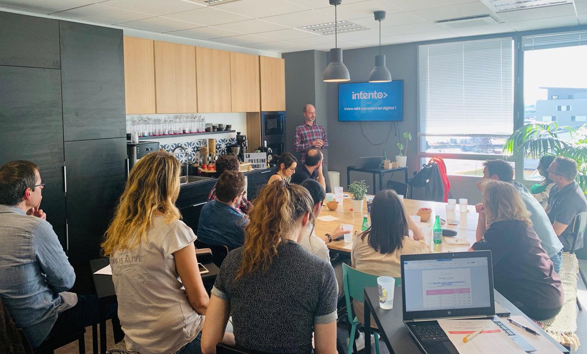 Hier soir, <a href="/phhumblot/">PH Humblot</a> était à la #Cuisine de <a href="/CondillacExpert/">Condillac Expertise</a> pour un petit atelier sur les différentes actions numériques à utiliser pour booster son efficacité commerciale grâce au #digital