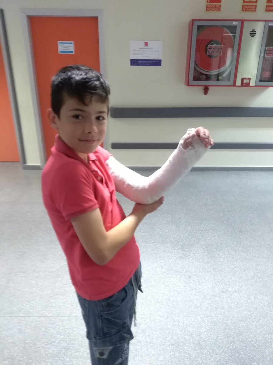 EFA_Futbol's tweet image. Buenos días, nuestro jugador de Alevín "A" Gilbert, sufrió ayer una rotura del antebrazo, desde todos los que componemos el club, te deseamos una pronta recuperación y que vuelvas a disfrutar del fútbol lo antes posible. Mucho ánimo y suerte en tu recuperación!!!!! #EFArganda