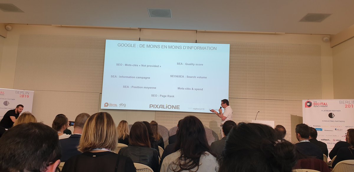 jessienavega's tweet photo. #scary : "@Google cache de plus en plus d'infos. Dans quelques années, il ne donnera plus aucune info, ça sera une boîte noire. Il faut s'y préparer." Fabrice Alizon @pixalione au @Digital_BM de l'@ebg à Berlin 🇩🇪. #DigitBench19 #benchmarkiscoming #SEO #SearchMarketing https://t.co/ohZznjFhW8