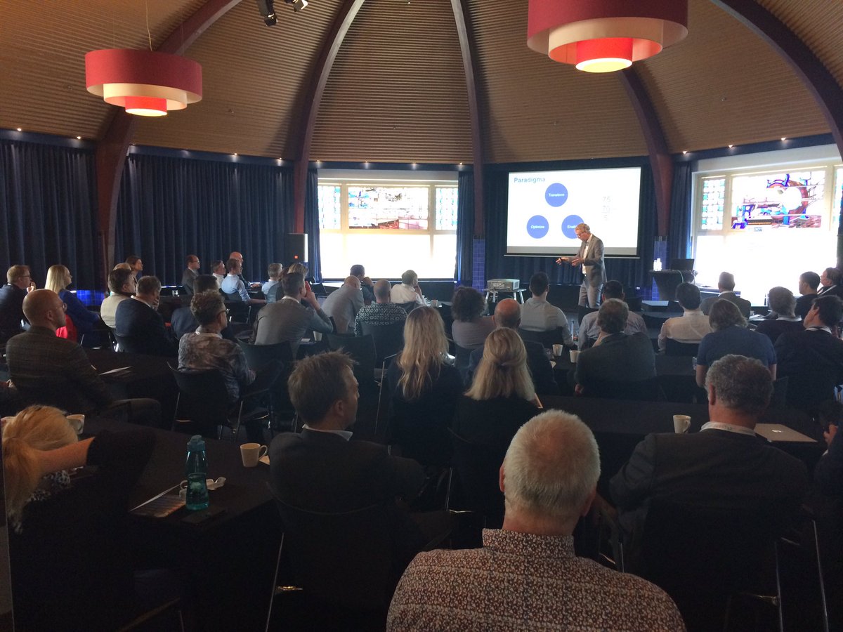 ckcseminars's tweet photo. ‘Wij als overheid reageren te langzaam op technologische ontwikkelingen. Ze gaan sneller dan we denken en de impact is groter dan we verwachten’ aldus Jan van Ginkel tijdens #robotiseringnl https://t.co/QYqoIajvfu