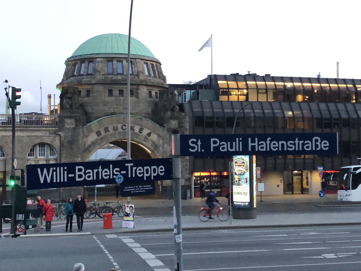 caro_vany's tweet image. Wo bin ich? 🤔🤔🤔 Instagram einschalten und miterleben 🎊 instagram.com/imc_learning #IMConTour #eLearningSummit