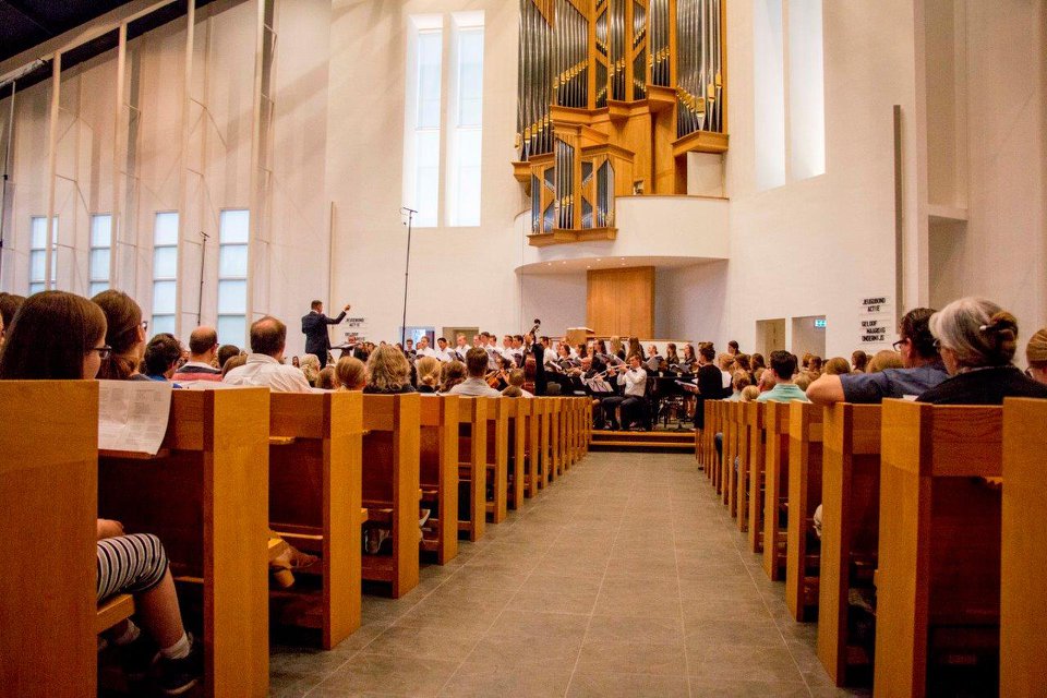 Zomerzangavond Geldermalsen op D.V zaterdag 15 juni. De opbrengst van deze avond komt ten goede aan de deelnemers van de dagbesteding op de Leidsche Hoeven. Komt u ook? We beginnen om 19:00 uur. De kerk is open vanaf 18:30 uur. leidschehoeven.nl/zomerzangavond/
