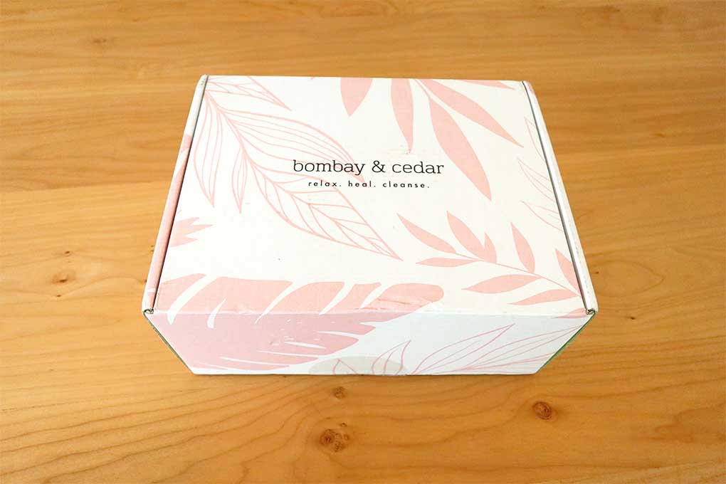 ExpatBoxLife's tweet photo. New #review and #unboxing of the Apr 2019 @bombayandcedar #subscriptionbox https://t.co/FUy6eTDVKX

Get 10% off with code EXPAT10

Theme: Green. Haul: @badabeansnacks @ItsMyMyro @earthlybody @saveonestraw &amp; +++! 

#expatlife #expatboxlife #subbox #discountcode https://t.co/IjtMnO6nsr