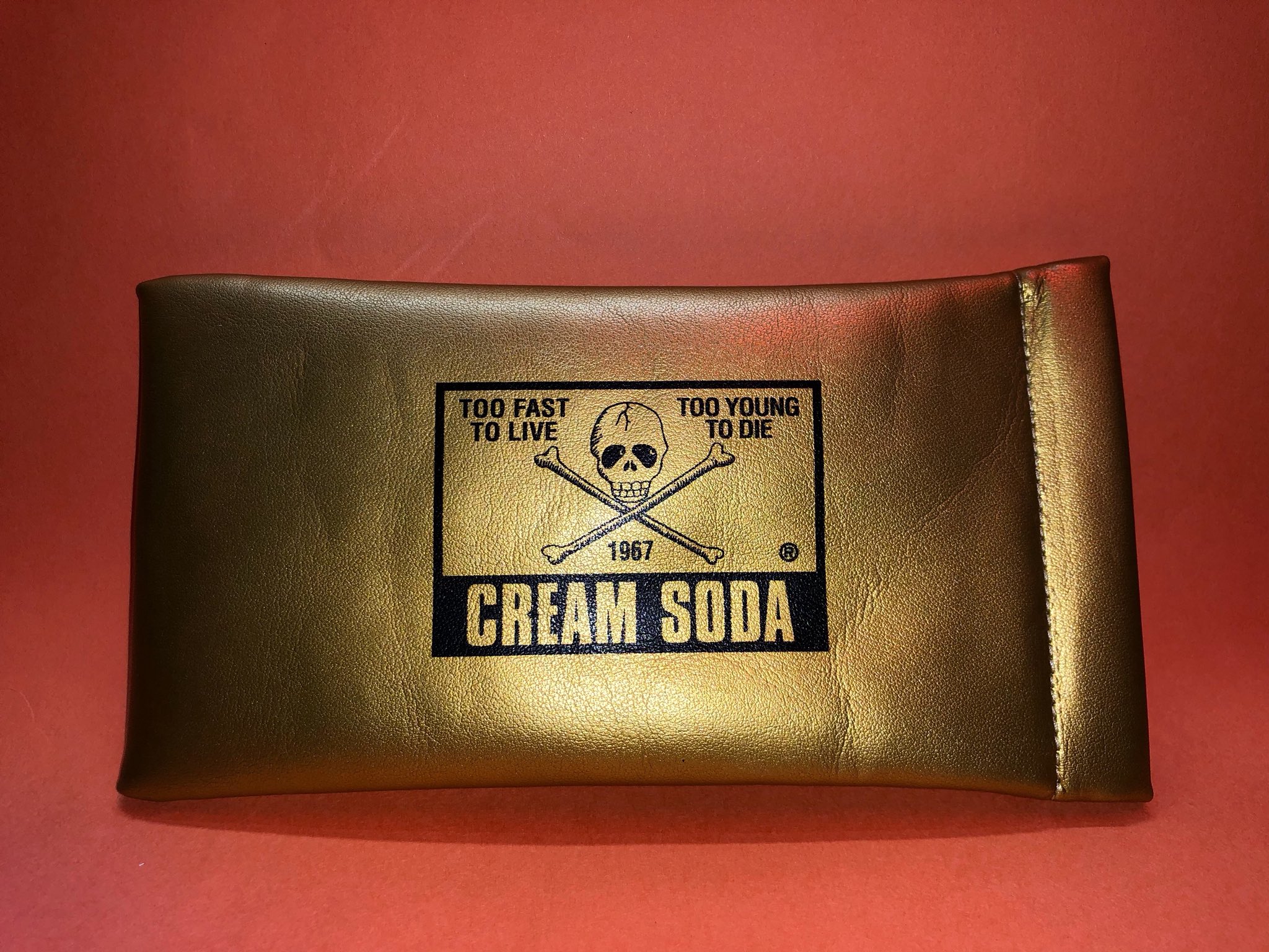 足利ミラクルウーマン V Twitter 足利ミラクルウーマンnews Cream Soda クリームソーダ Cs ロゴ サングラス 入荷しました Black Clear 2 500 税 T Co Tiquza9nqr