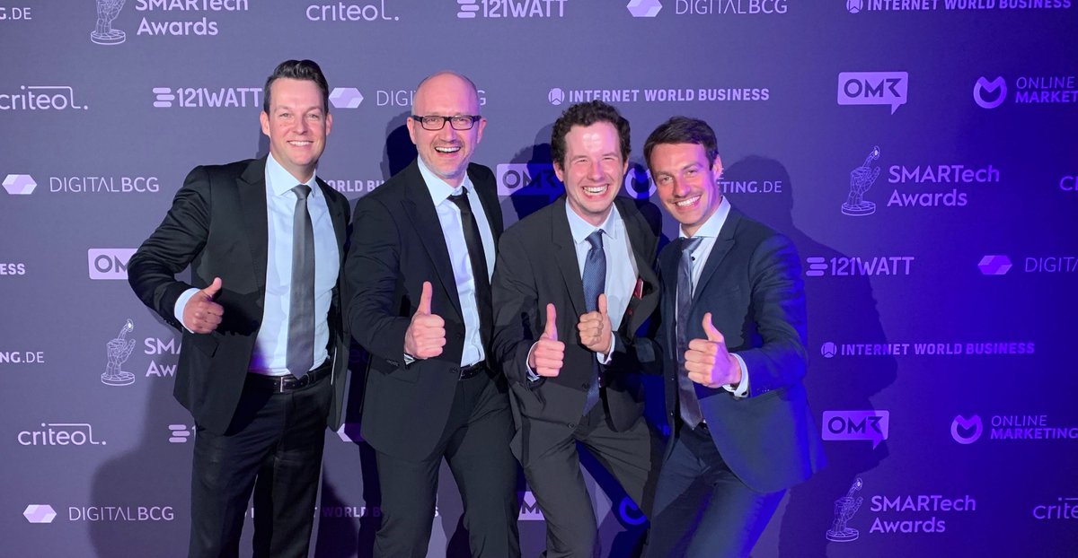civey_de's tweet photo. Wir haben es gestern beim #SMARTechAward2019 von @criteo zwei Mal aufs Treppchen geschafft und sind sehr stolz darüber. Gratulation an @fischerAppelt zum Award für die "Innovativste Performance Marketing Idee" und Factor Eleven zur Auszeichnung als "Innovativstes Startup". 🏆 https://t.co/DmHSEsSqft