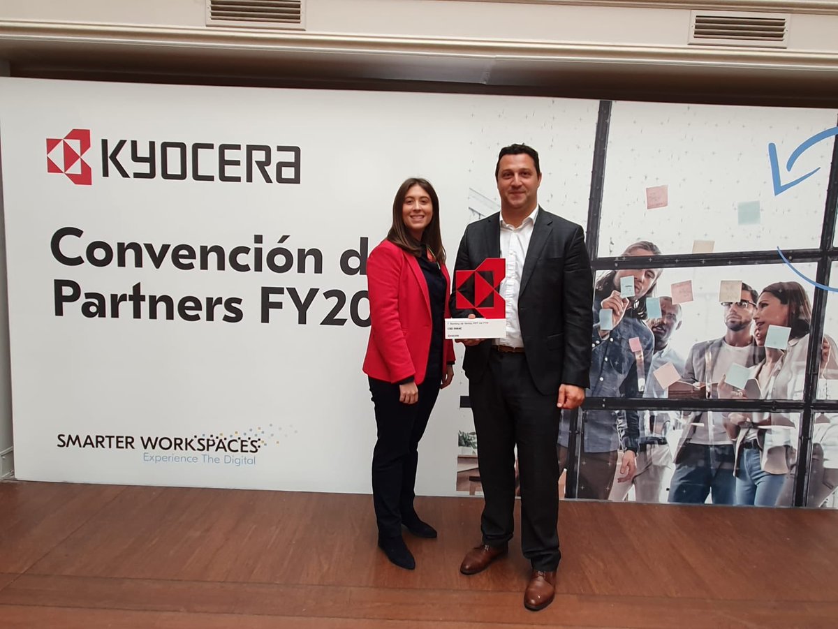 DiracTech's tweet photo. Muy contentos de haber recibido este premio de @KYOCERA_DS_ES  Seguimos hacia delante!! #ConvencionDistribuidores #kyocera #madrid #tecnologia #DES2019 #equipo https://t.co/CJswr1yrvV