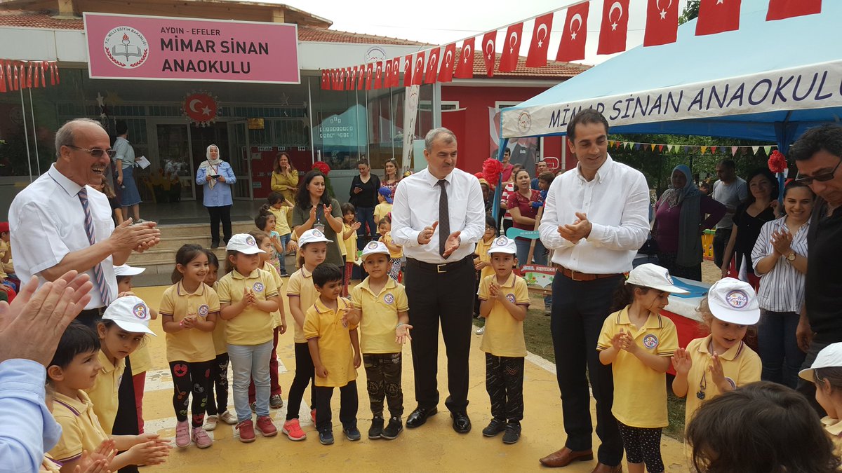 Aydin_MEM's tweet photo. 👪 OYUN, HER ZAMAN, HER YERDE, HERKESE VE HERKESLE...👪
#okuldışarıda 
#OutdoorClassroomDay 
@tcmeb @ziyaselcuk @yskosger @cemgencoglu @seyfullah0966 https://t.co/L4BGvh8sGM