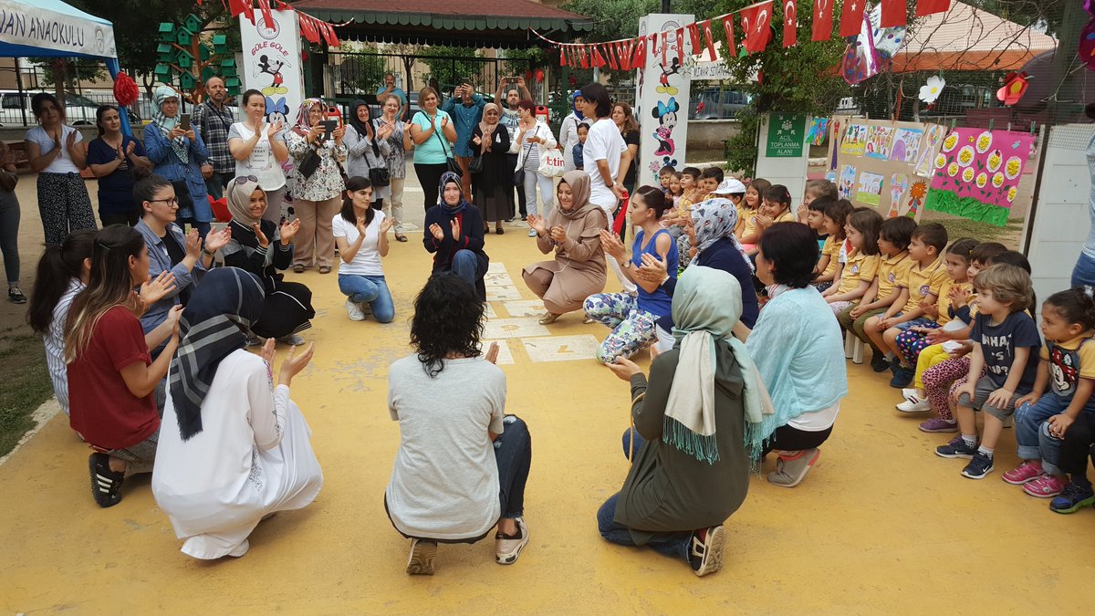 👪 OYUN, HER ZAMAN, HER YERDE, HERKESE VE HERKESLE...👪
#okuldışarıda 
#OutdoorClassroomDay 
<a href="/tcmeb/">Millî Eğitim Bakanlığı</a> <a href="/ziyaselcuk/">Ziya Selçuk</a> <a href="/yskosger/">Yavuz Selim KÖŞGER</a> <a href="/cemgencoglu/">Cem Gençoğlu</a> <a href="/seyfullah0966/">Seyfullah OKUMUŞ</a>