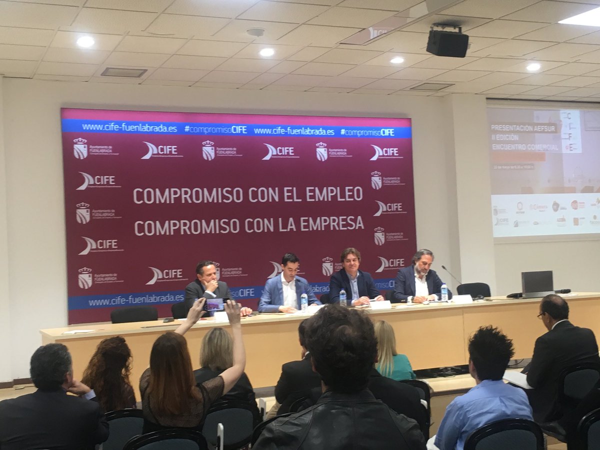 angelurenaheras's tweet photo. Empezando en la presentación de AEFSUR Asociación de Empresarios de Fuenlabrada en la que amablemente nos ha invitado a @Asepeyo. Mucha suerte en esta nueva andadura!!! #Aefsur compromisoCIFE https://t.co/P4bBhlQMT7