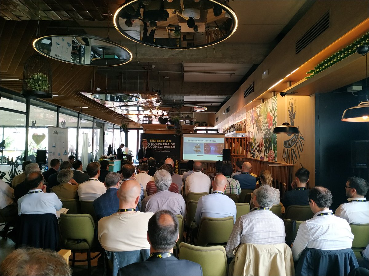 Sistelec's tweet image. Y hoy nos encontramos en Madrid. Encantados de poder compartir la posición de #Sistelec y nuestros fabricantes frente a los nuevos retos que se presentan en los campos de #IIoT, #EdgeComputing, #SmartErterprise y #UnifiedVehicle. Presentando la nueva era de la conectividad.