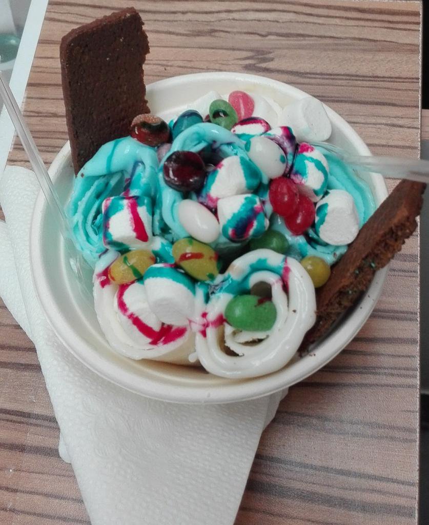 FriedIceCreamSA's tweet photo. @MTNBushfire @_Sabzeroo_ @Mama_Rethamo @Phuthibabes Already heading to the #BushFirefest those coming you Got to have some #FriedIcecream Dare not to have regrets๐ #Swaziland Here we come๐ https://t.co/bcsjiZNGso