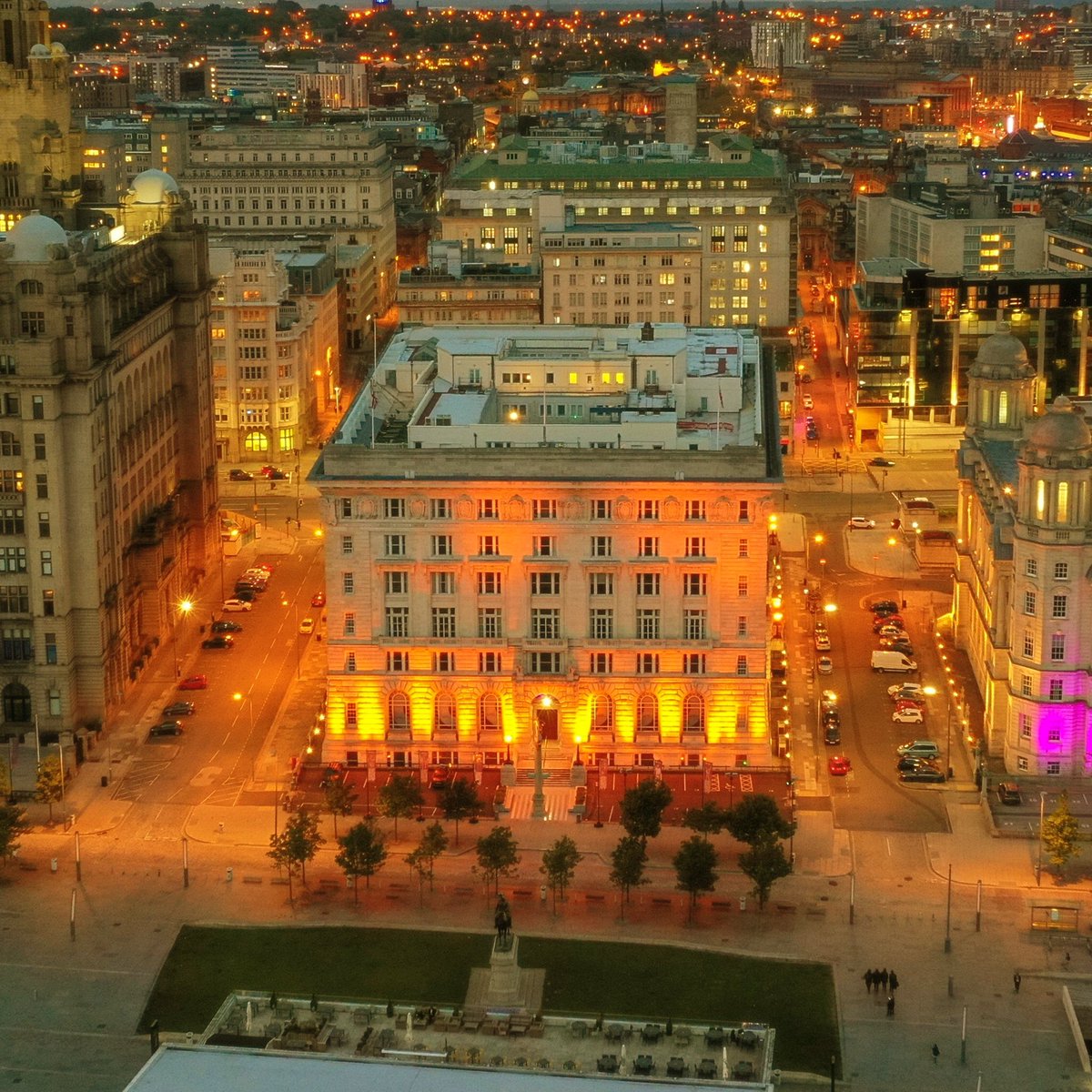 meganhurleyfnd's tweet photo. #LiverpoolGoesOrange #OrangeForMegan

(drone photos by Peter Brandeth) https://t.co/FBWfX1X8v5