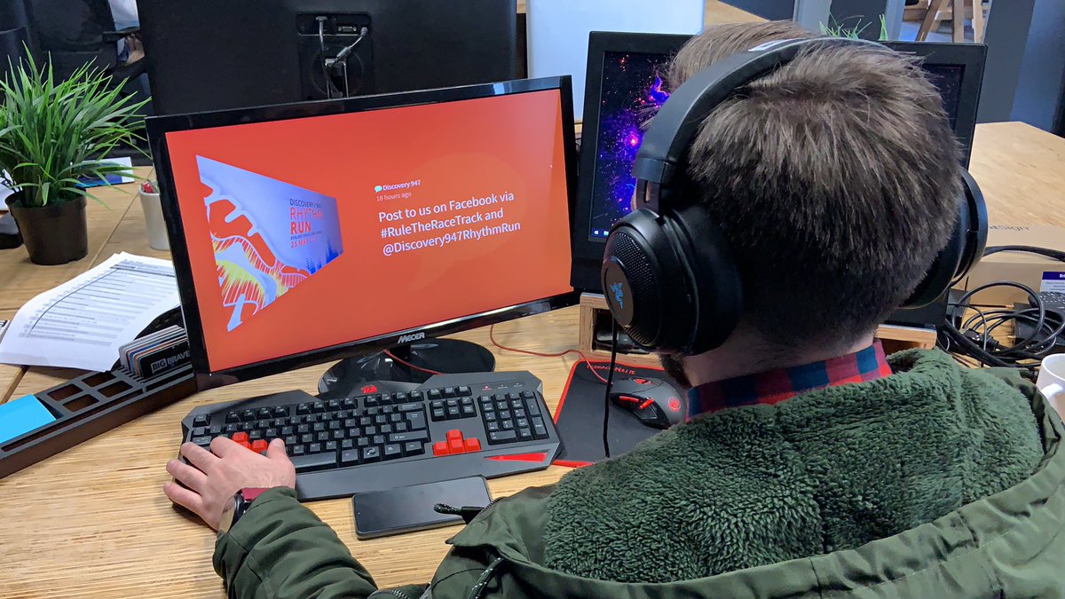 KeithMacStuff's tweet photo. #RuleTheRaceTrack building the @BigBraveDigital social wall. #greatdesign https://t.co/ilu5EQZdnc