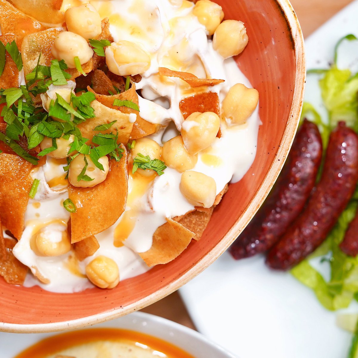 Massislebanese's tweet photo. BRUNCHING 👍
This tasty dish is #FattetHummus - a savory #Chickpea & #CrispyBread pudding served with #Yoghurt for #Breakfast or #Brunch. It's super satisfying & a brilliant option for #Vegetarians!
🌿🌿🌿
#ThursdayMotivation #NewDishes #LondonFoodies
#LevantineCuisine https://t.co/vf9iI0lnL6