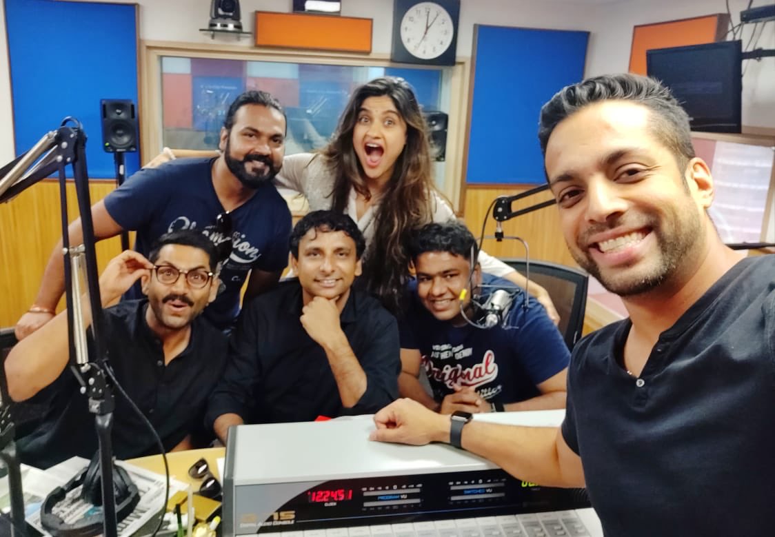 Archanaapania's tweet photo. Today with @Salilacharya &amp; me with the team of #nakkash soon on @radiocityindia all the madNess @sharibhashmi @Inaamulhaq1 @zaighamimam #kumudmisra 31st May coming to join hearts .... https://t.co/6YDm7YtEQM