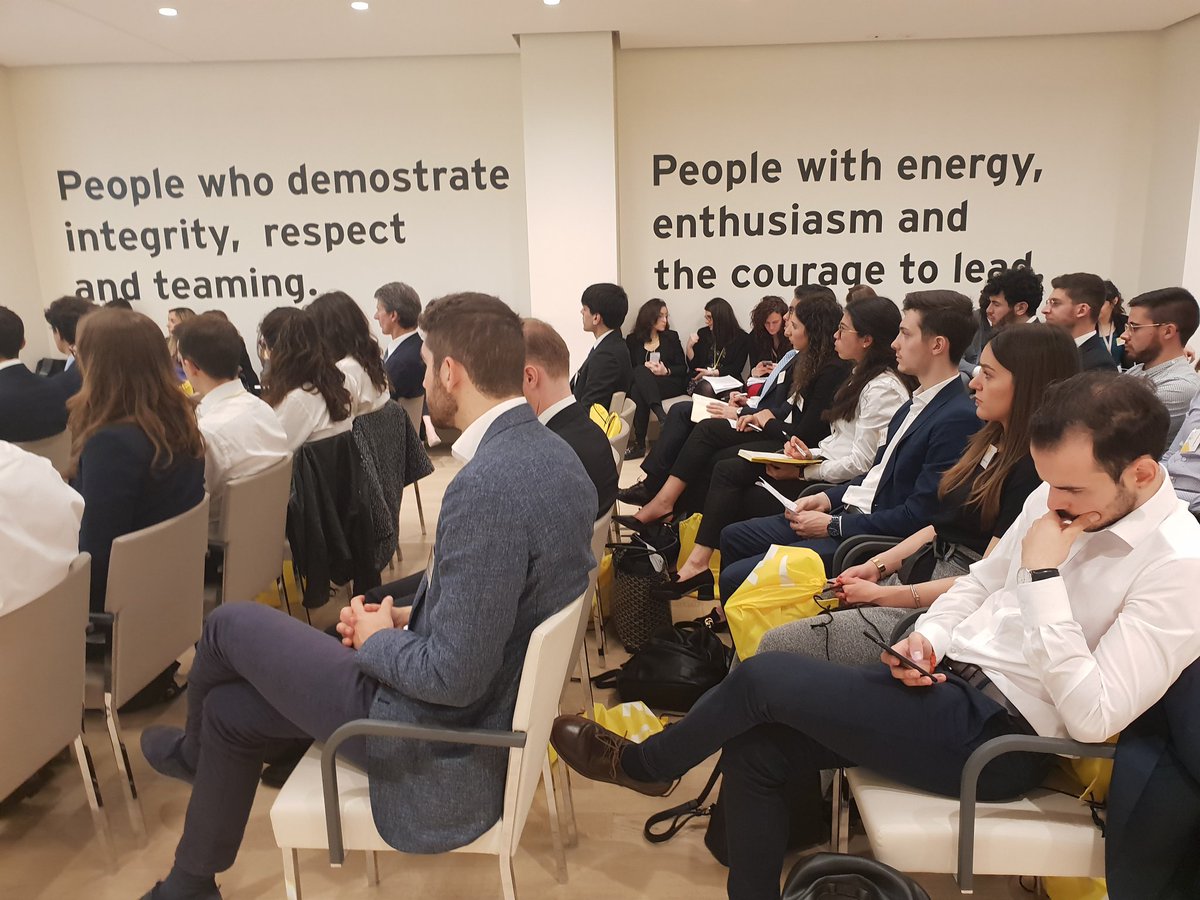 Employerland's tweet photo. Oggi siamo a Milano per il #FinancialEye! 
Ready to start 💪😎
@EY_Italy https://t.co/4pVjkenzXI