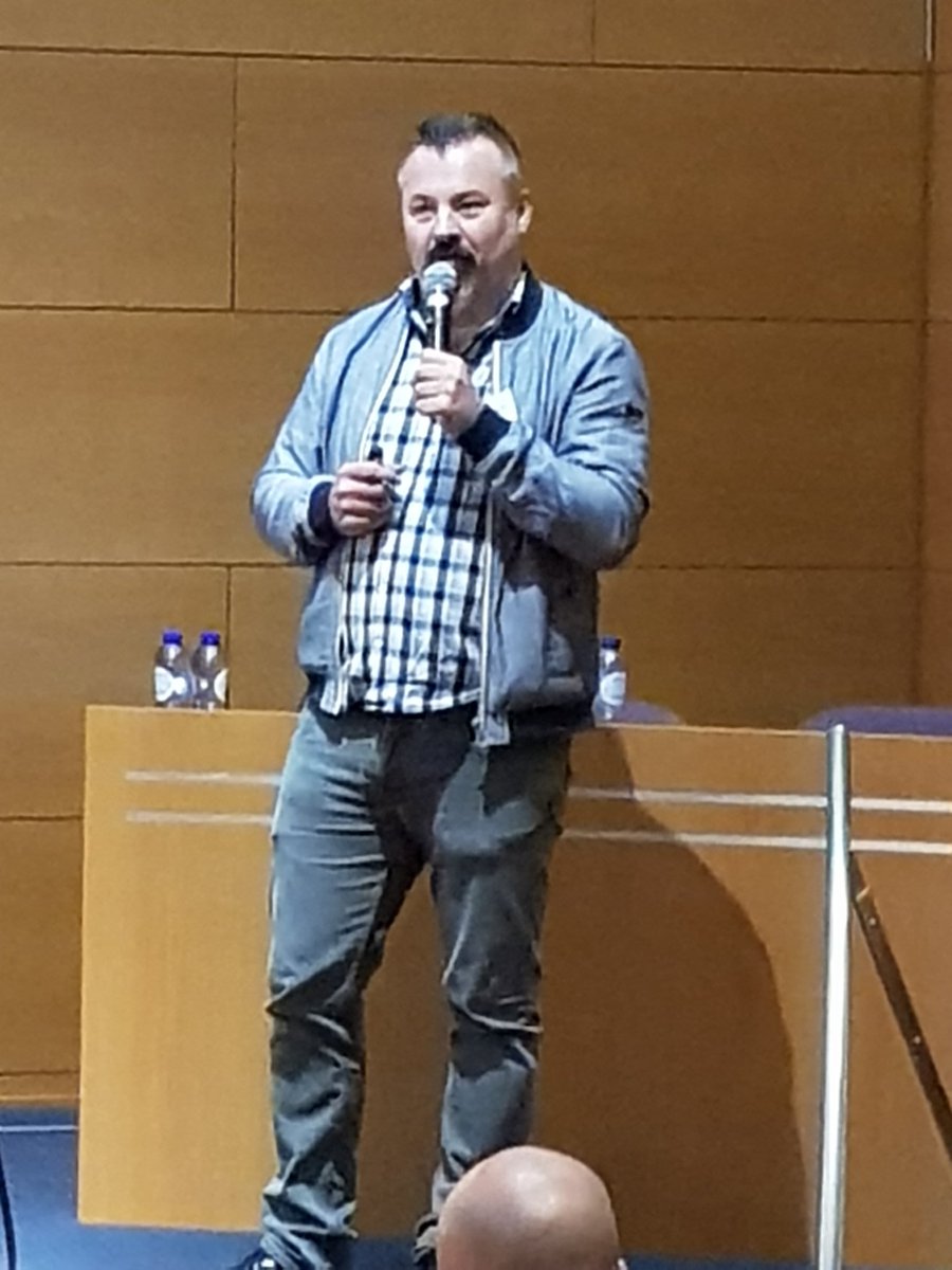 tabhitaminten's tweet photo. Very practical: Proximus brought its own persona for the new intranet. He presents himself: male, 45+, working there for many years, specialist #valueconf19 https://t.co/AxXisZQgey