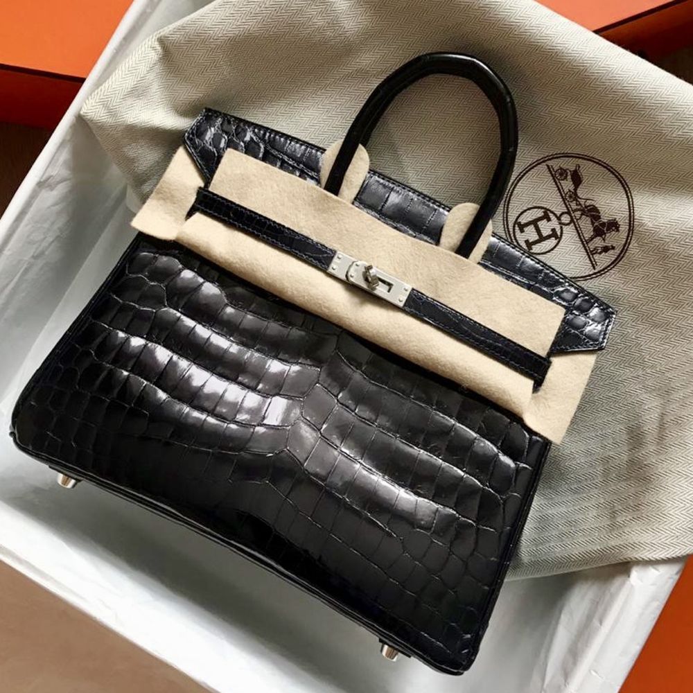 The French Hunter on X: Birkin 25 Noir (Black) Crocodile Niloticus Lisse  GHW #C #hermes #birkin #kelly #constance #handbags #luxury   / X