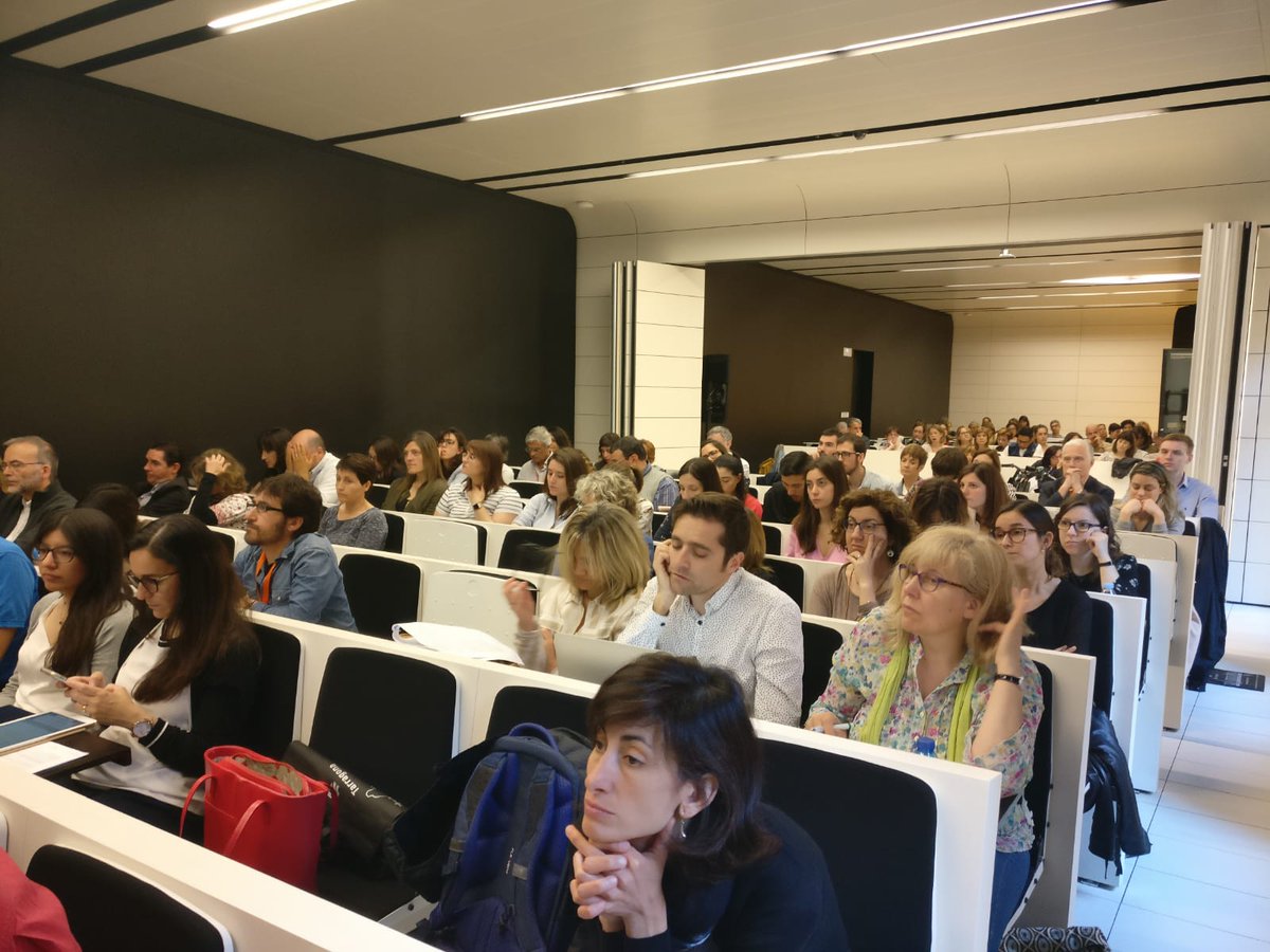 icscat's tweet photo. Natàlia Ferré @IISPereVirgili parla dels efectes de la  ingesta proteica en els primers anys. Aquells nens que tenen predisposició a ser obesos són els més beneficiats si prenen menys proteïnes durant el 1er any de vida #RecercaICS https://t.co/KbeuQ52Um9