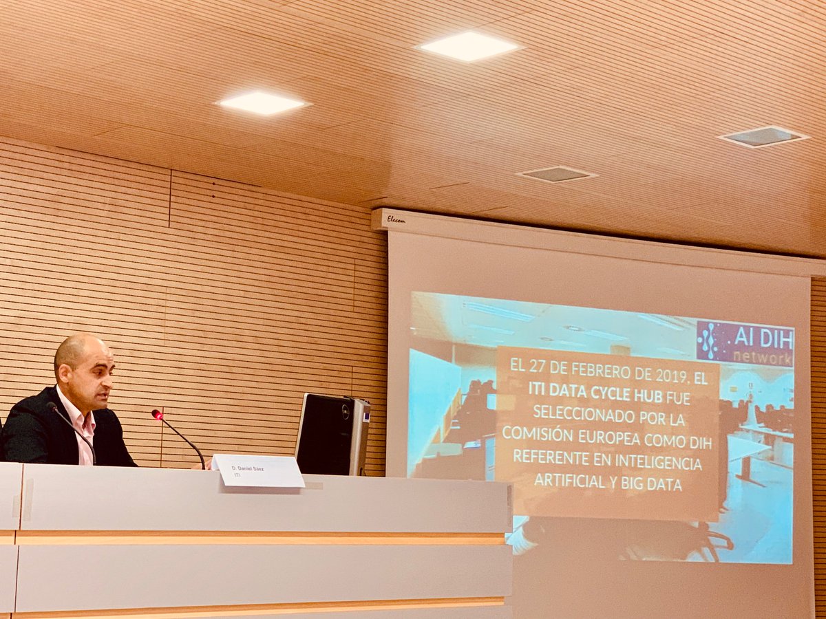 lolcina1's tweet photo. Daniel Saez @dsaezdomingo nos presenta #DataCycleHub, DIH liderado por el
ITI y seleccionado por la Comisión Europea como referente en Inteligencia Artificial y Big Data. ¡Orgullosa de formar parte de @ITI_TIC! https://t.co/nLL1xBCcRF