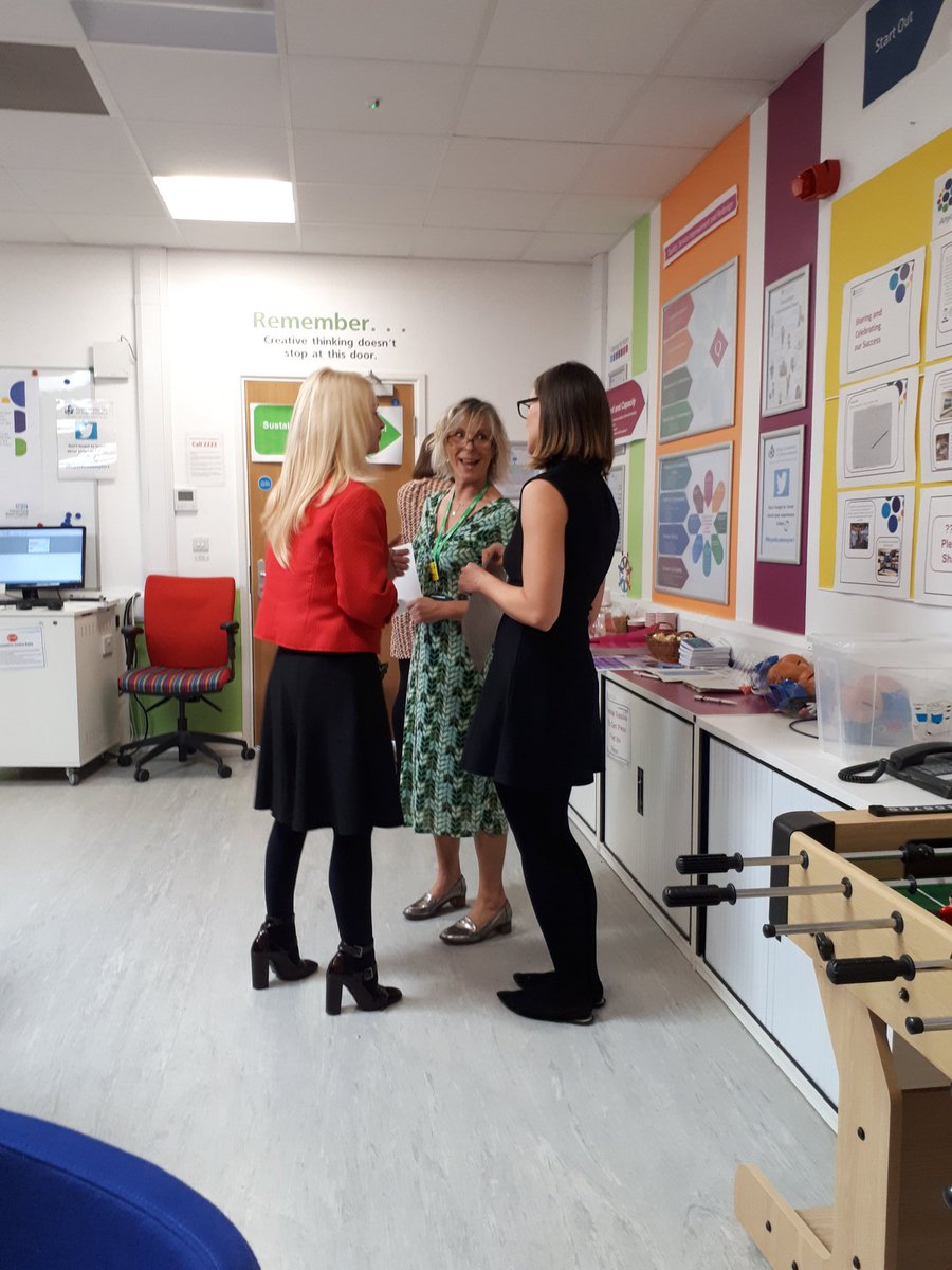 The huddle just before the first QSIR programme at Chesterfield Royal @MariaRCRH1 <a href="/royalhospital/">Chesterfield Royal Hospital NHS FT</a> #QSIR