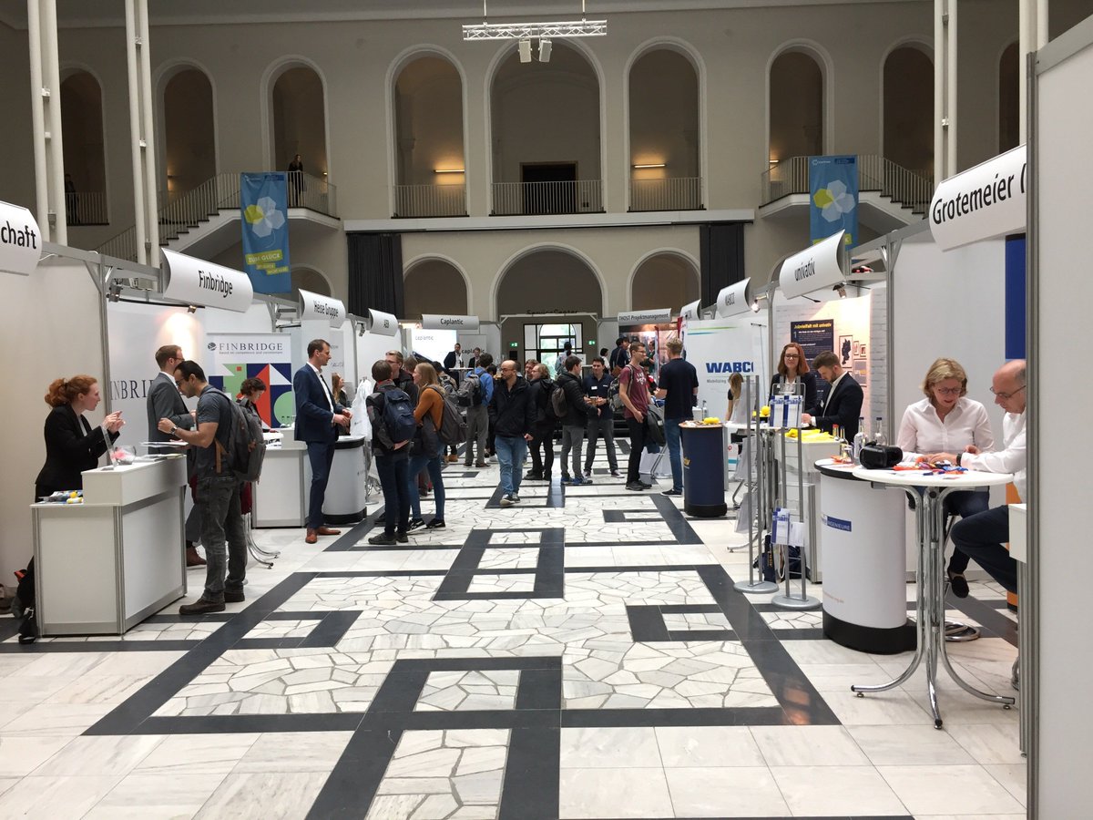 Unsere Kollegen von <a href="/teamneusta/">team neusta</a> sind heute auf den Career Dates (Stand 40) der <a href="/LeibnizUni/">Leibniz Uni Hannover</a> in #Hannover. Kommt vorbei – Sie freuen sich auf euch!