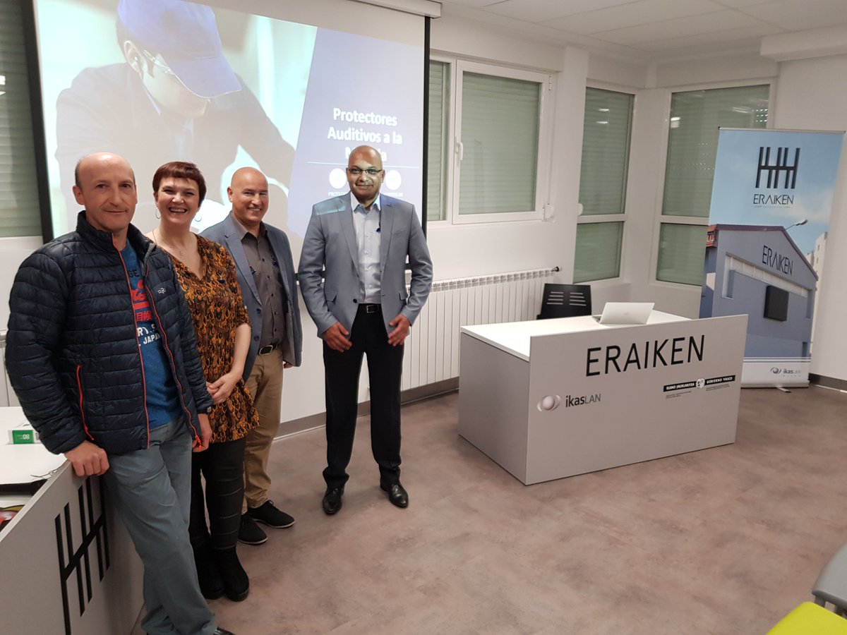 Hoy en el <a href="/cifpERAIKEN/">CIFP ERAIKEN Vitoria</a> e <a href="/ikaslanaraba/">IKASLAN ARABA</a> conferencia sobre #mejoraauditiva en el trabajo con los ponentes Rosa Ortega y Gilles  San Pedro de #CotralLab. Sensibilizar sobre la audición en el trabajo a los estudiantes de <a href="/FPeuskadi/">FPeuskadi</a> .