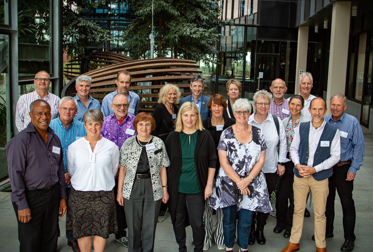 BronwynHarch's tweet photo. Research leaders agree on urgent need to break down research silos to solve global problems: Oceania leaders of inter- &amp; trans-disciplinary research in 2 day forum in Brisbane 15-16 May. Integrating research disciplines for impact. #transdisciplinarity @GCITweet @UQ_News https://t.co/xCZSoy7K8m