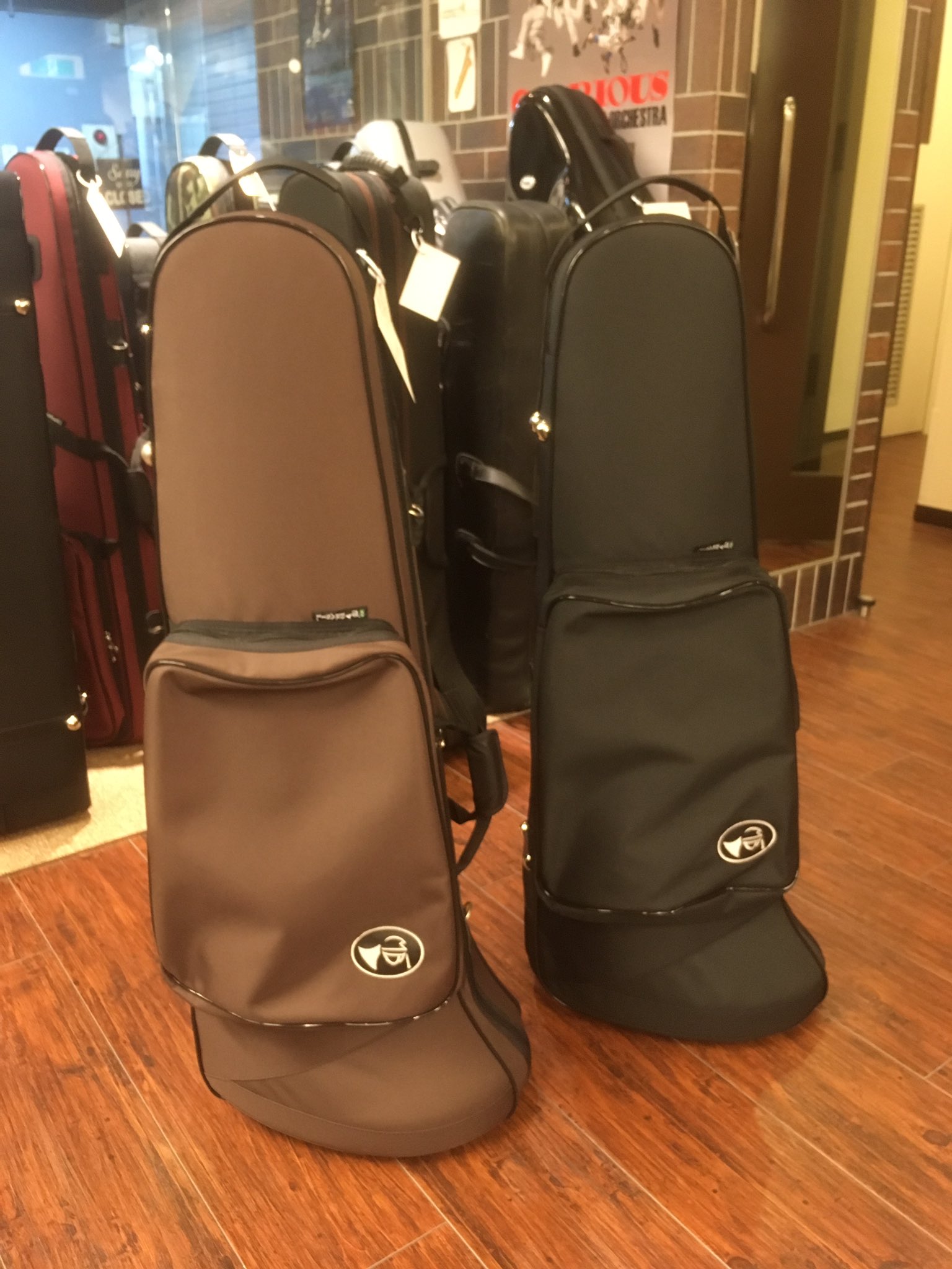 大久保管楽器店 くぼ管 新大久保駅より徒歩0分 O Mbケース入荷 トロンボーン マーカスボナのトロンボーン用 ケースが追加で緊急入荷 バストロンボーン用のブラックです 現在 ブラウンの在庫もございます 大久保管楽器店 くぼ管 新大久保駅より徒歩0分 O Mbケース入荷 トロンボーン マーカスボナのトロンボーン用 ケースが追加で緊急入荷 バストロンボーン用のブラックです 現在 ブラウンの在庫もございます