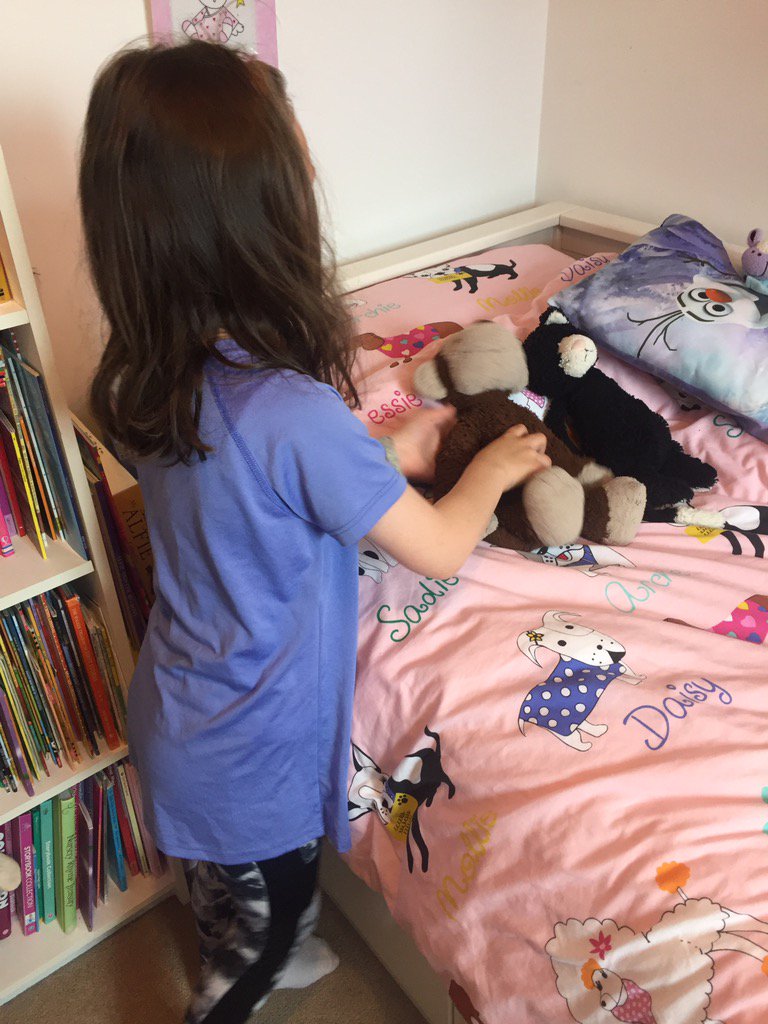 kane_elaine07k's tweet photo. @mattocks_ps Bronwyn rolling up her sleeves cleaning her room - Mum now redundant!! π€«π#MM4Mattocks https://t.co/4XAZdjbIXC