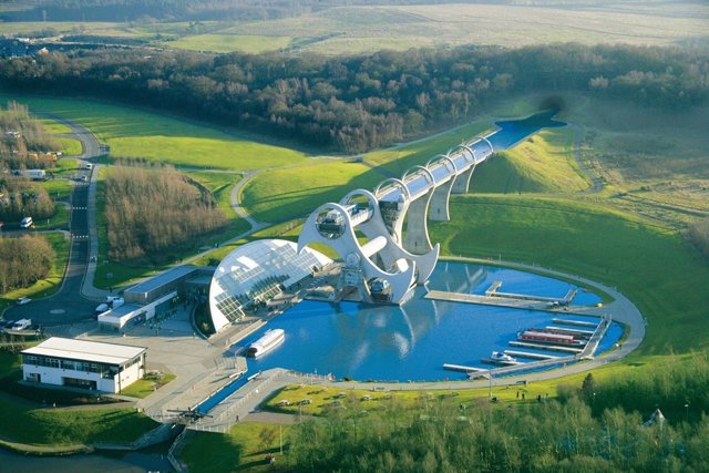 ICEScotland's tweet image. The Forth &amp;amp; Clyde canal opened in 1790, closed in 1963 &amp;amp; re-opened in 2001 as part of the $83.5M Millennium Link. From 2002 the @FalkirkWheel connected the Forth &amp;amp; Clyde and Union canals for the 1st time in over 70 yrs. #ICEWaterways