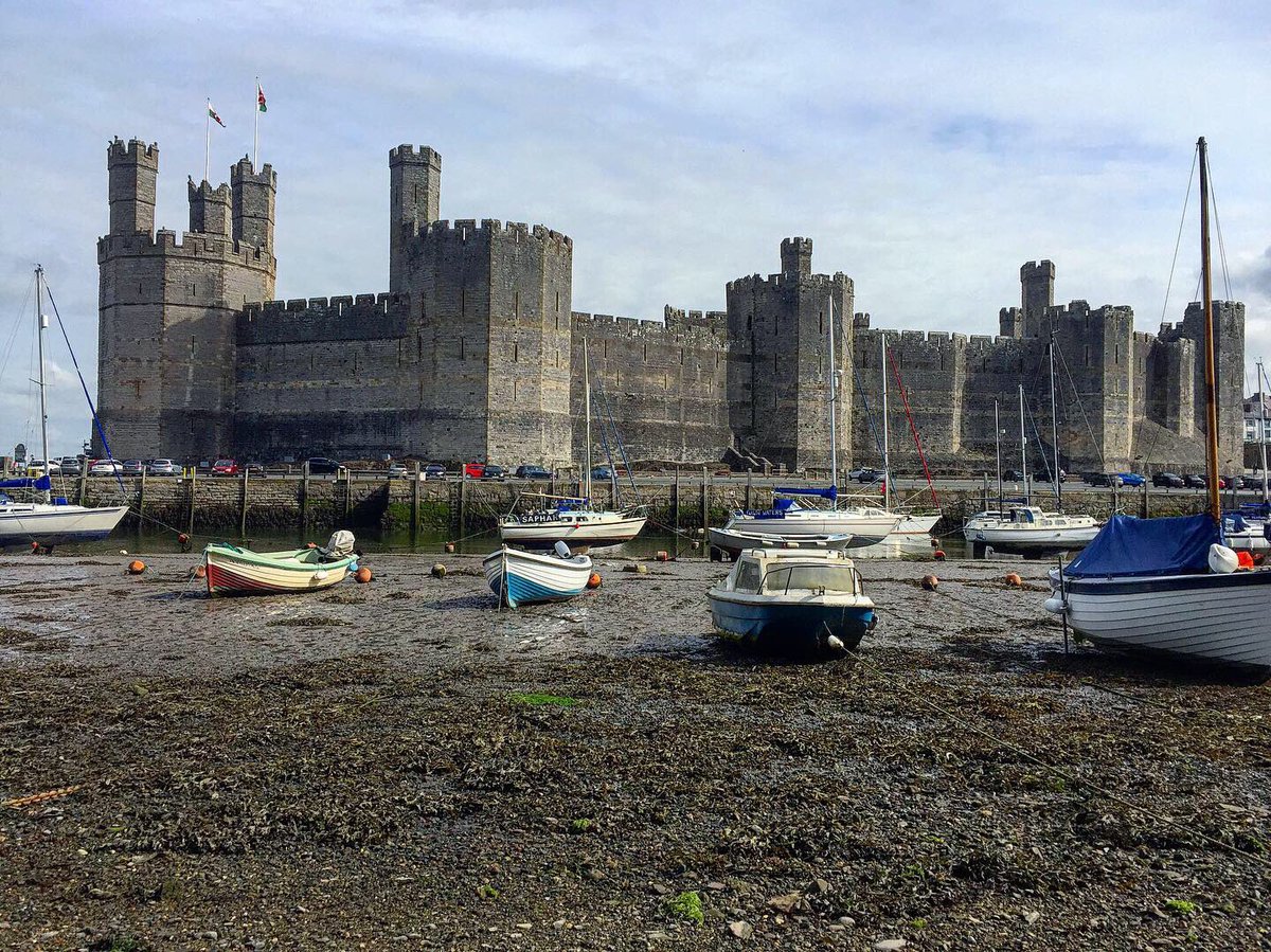 WNS_Video's tweet photo. Today we're in the stunning town of Caernarfon! https://t.co/oZr4HZXFaU