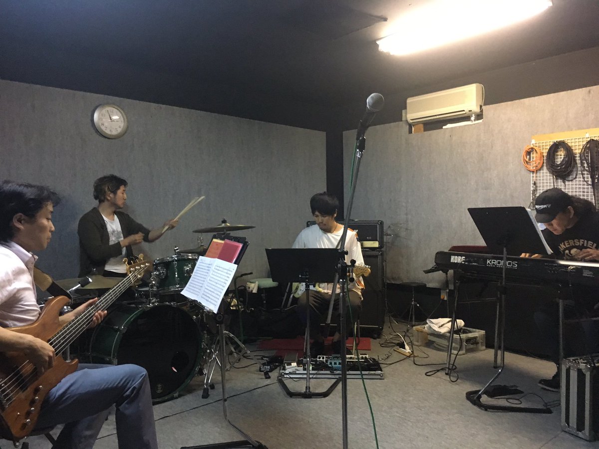 kazenojin_fes's tweet photo. 【風の陣バンド】
26日にむけて、
風の陣バンドリハ中です！

＜バンドメンバー＞
Dr:Yoco
Gt:Ne-ze
Ba:藤間弘
Key:大工嘉章

ゲストライブでは、
#ひなた
#cak73
#落合みつを
#Rafvery
をサポートします☆

お見逃しなく！！！

#かしわざき風の陣
#バンド #コラボ https://t.co/4ZpkMV5lKT