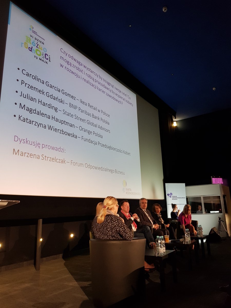 FOB_Poland's tweet photo. Czas na pierwszy panel dyskusyjny VI Ogólnopolskiego Dnia Różnorodności z udziałem: @Carolgg7 #IKEA, @PGdanski #BNPParibas, Julian Harding @StateStreet, Magdalena Hauptman @Orange_Polska i Katarzyna Wierzbowska #FPK 

#CSRwPL #DRwPL #FearlessGirl #Siemens #diversity #różnorodność https://t.co/BpUb4MXzH6