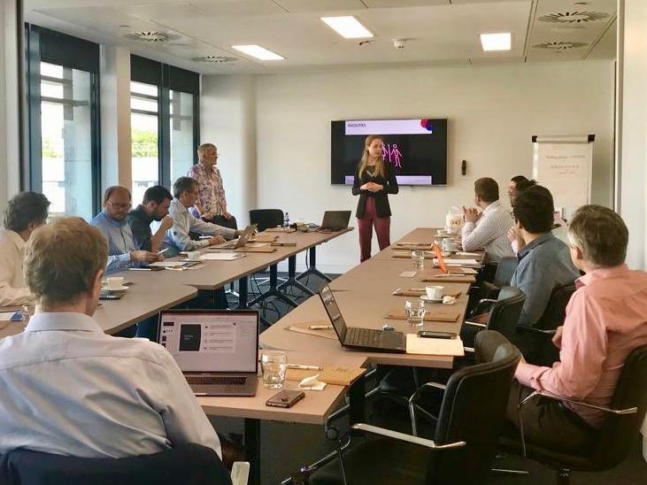 GiuliaSimo89's tweet photo. Starting the 2nd Day Training of PitchFest London! #PitchReady19 #PitchFest19 #PitchFestLondon #pitching https://t.co/8wgke73NIG