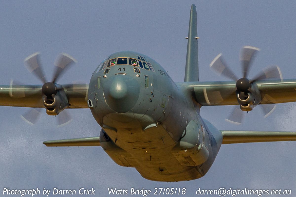 avgeeksdownundr's tweet photo. Royal Australian Air Force Hercules A97-441 overflying Watts Bridge during Red Thunder Airshow 27/05/18. Photograph by Darren Crick.
#avgeek #aviation #photography #hercules #wattsbridge #redthunderairshow #rtas18 #australia
#airforce #raaf #youradf
https://t.co/rfOJCU11HF https://t.co/i8OnOWyVHY