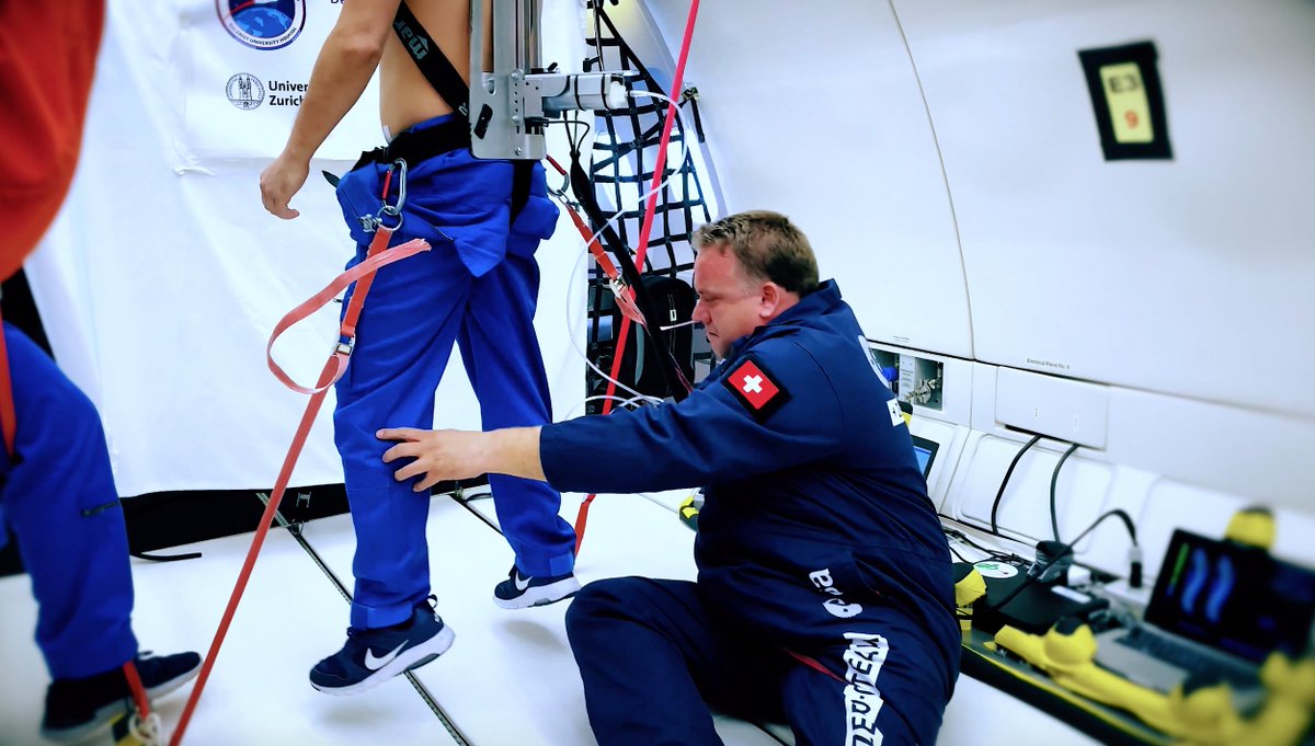 AirZeroG's tweet photo. #ESA0G // 71st @esaspaceflight campaign
✈️ let us introduce you to Jaap Swanenburg and his team of @derbalgrist @UZH_science
.
✈️ Working about the effect of changing #gravity on spinal stiffness during space flights
.
✈️ Congratulations for your work Jaap!
#GravityRules https://t.co/041Y8D1ZbS