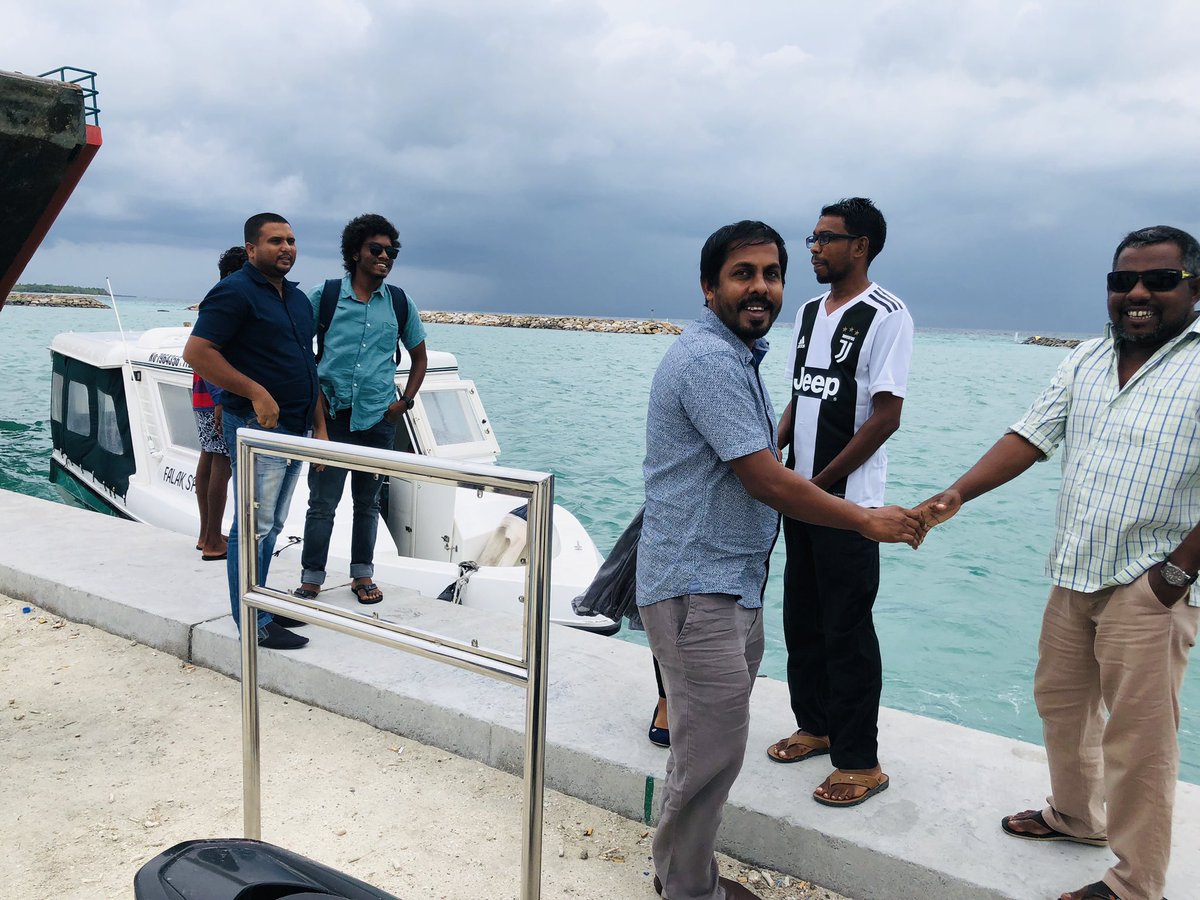 isse2019's tweet photo. Dhuvaafaru Dhaairaage Inthikhaabee member Ismail Ahmed Dhuvaafarah  vadaigenfi! @N4Isse11 https://t.co/V4m8nRe9Ma