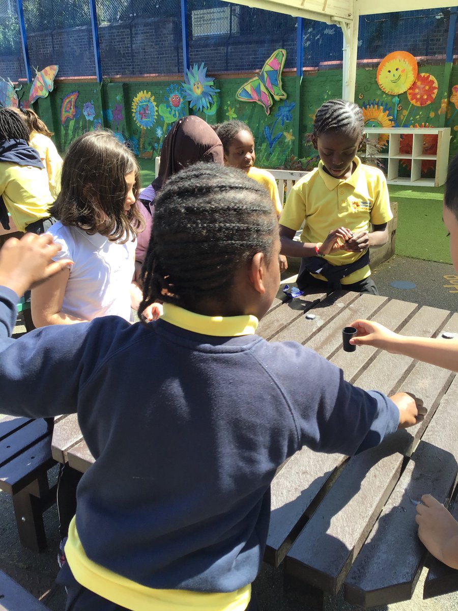 mrbmorningside's tweet photo. @Morningside_ps more images from the science experiment today https://t.co/10RAoqBrsH