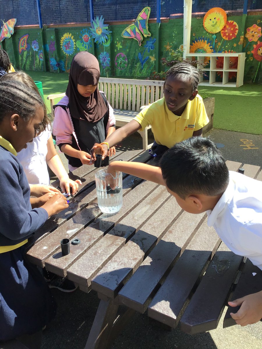 mrbmorningside's tweet photo. @Morningside_ps more images from the science experiment today https://t.co/10RAoqBrsH