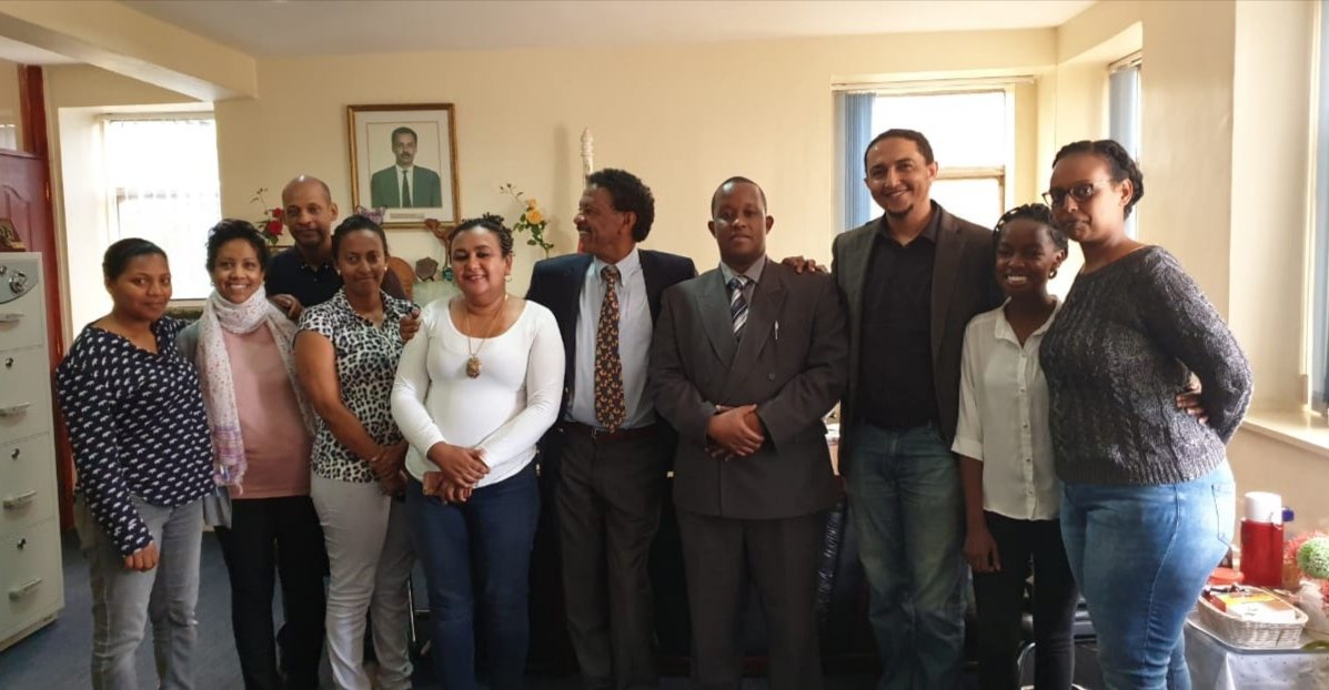 BeyeneRussom's tweet photo. Members of the Eritrean Embassy in Nairobi, Kenya celebrating the 28th Independence day of our country, today on the eve of our biggest day.
Also having another big day with our beloved &amp; steadfast nationalists, our community in Kenya.
#EritreaShinesAt28 🇪🇷🇰🇪 https://t.co/DAj1jKmwN3