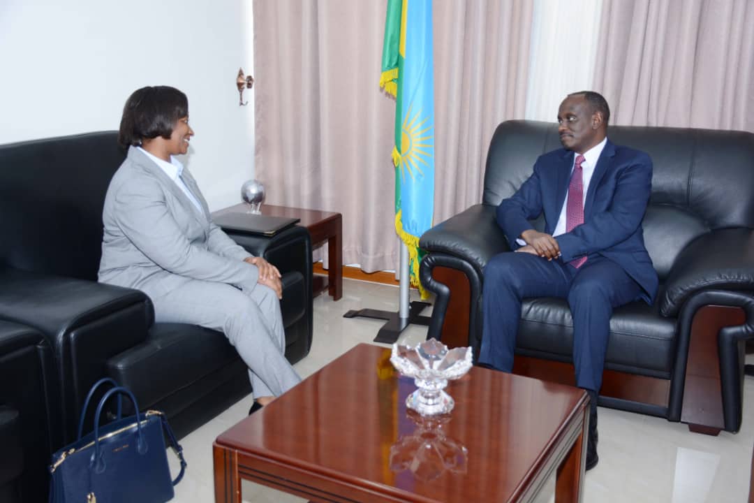 WHORwanda's tweet photo. On 22/05, Dr Kasonde Mwinga, New appointed WHO Representative for Rwanda presented credentials to Minister of Foreign Affairs&amp;International Cooperation, Dr Richard Sezibera. They reaffirmed their joint commitment to support the country for better health&amp;wellbeing of communities https://t.co/Jdy59Coemy