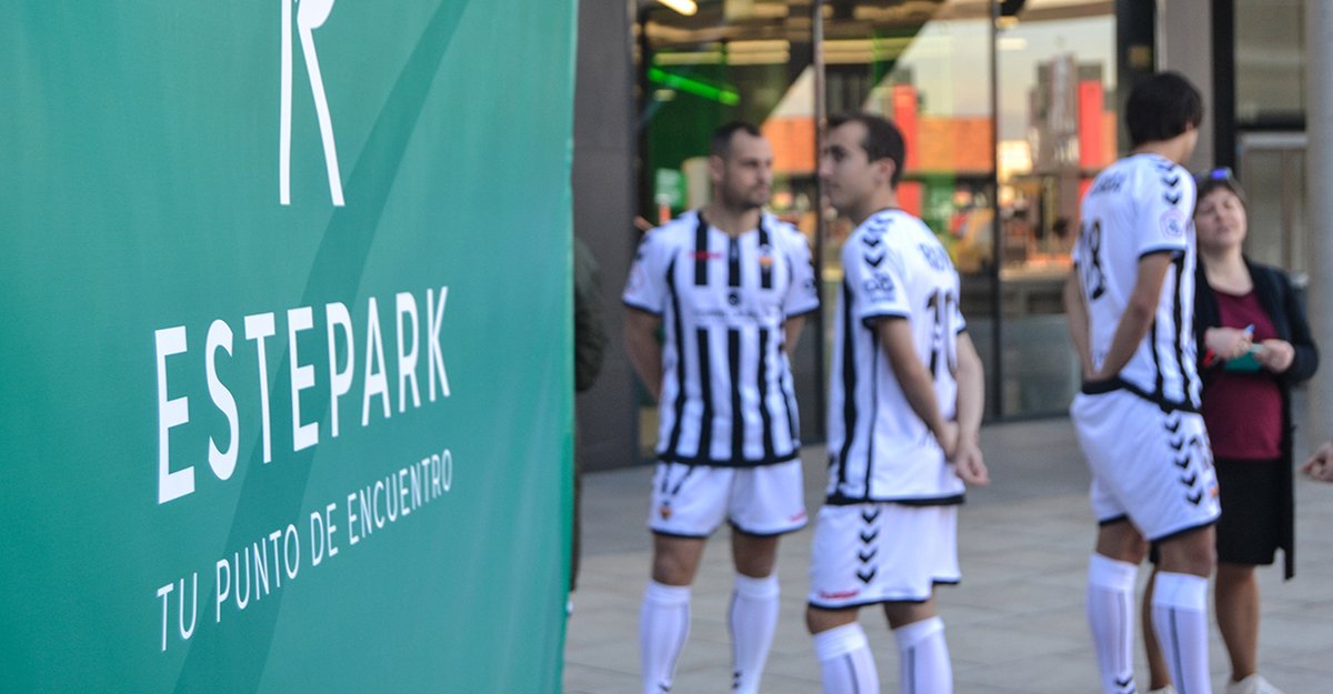 CDCastellon's tweet photo. El @CD_Castellon y @CCEstepark sortean 5 ENTRADAS DOBLES para la inauguración de sus cines 👏🎟️
Las condiciones son simples 🤗
1. Seguir a @CCEstepark 
2. Retuitear este mismo tweet
¡Entérate de todo aquí! ➡️ https://t.co/cOkPLaGVkR
#PPO 👂 https://t.co/yckWW3YZeQ