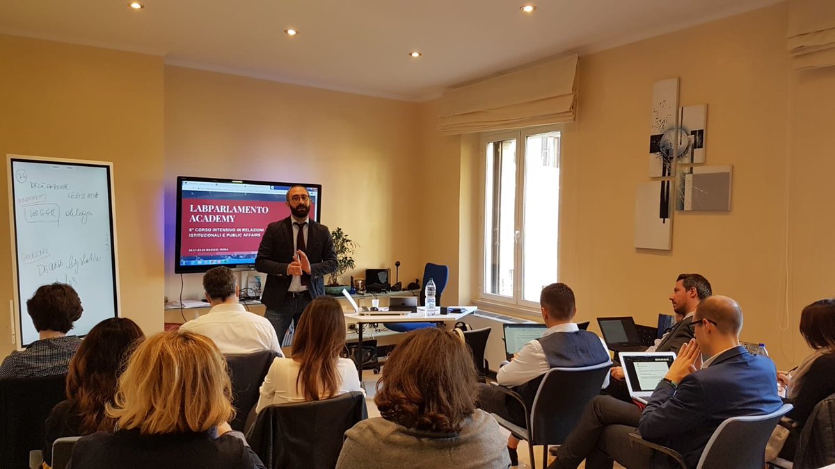 LabParlamento's tweet photo. 🌞Una nuova giornata di formazione a #LabParlamento con Massimo Rubechi per discutere di #dirittocostituzionale #drafting #governo #DigitalLobbying #publicaffairs #advocacy📚✍️ https://t.co/U3AogjgSnc