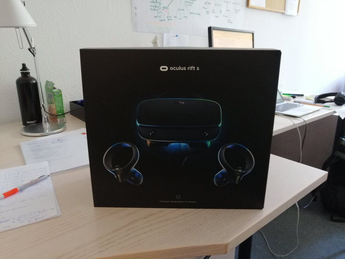 fedealvarezi's tweet photo. New toy in our lab! #oculus #virtualtimes https://t.co/lZ3aDZCFZB
