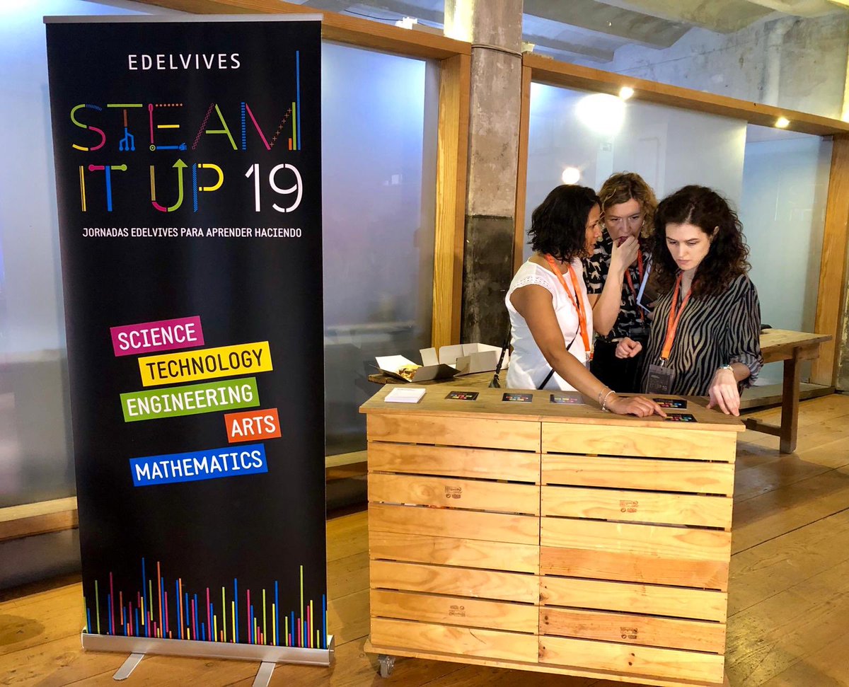 Edelvives's tweet photo. Arrancamos #SteamItUpEdelvives con Juan Carlos Espinar, gerente de ibérica Edelvives en el escenario. #NextSTEAMEdelvives @EdelvivesPRO https://t.co/ZQZsDB8jRI