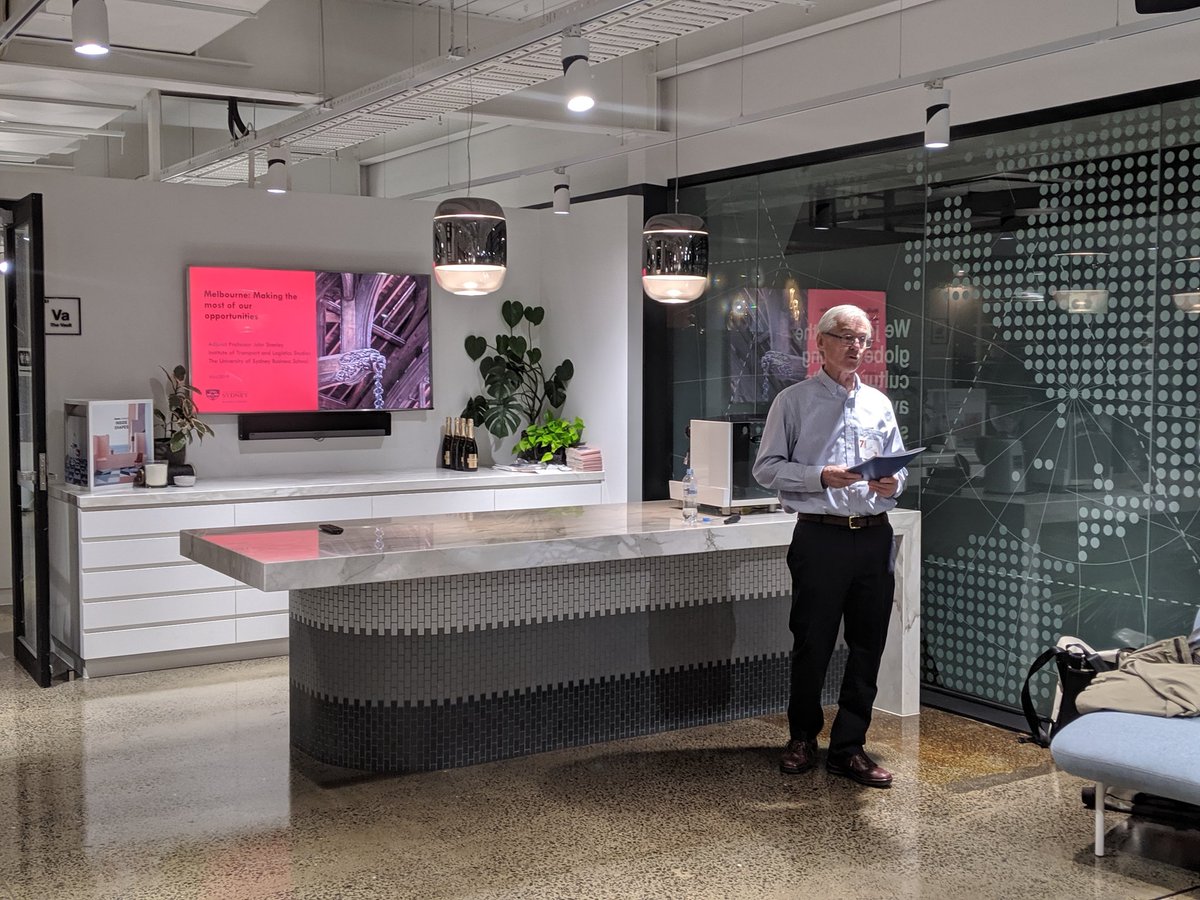 John Stanley talking about the great new study Melbourne: How big, how fast and at what cost? #livingfuture
#lfcollab_melb