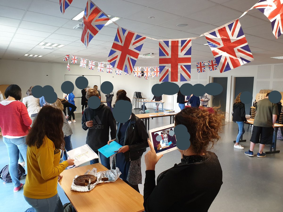 cardie_tlse's tweet photo. Suite projet APIE #LessonStudy.
Réalisat° d'un "marché de recettes" en 5e en anglais, format entre marché de connaissances &amp; émission culinaire.
Super cours innovant créé par 5 professeures, animé par 1 et observé par les 4 autres.
@actoulouse #IntelligenceCollective #coopération https://t.co/QcbfisFhap