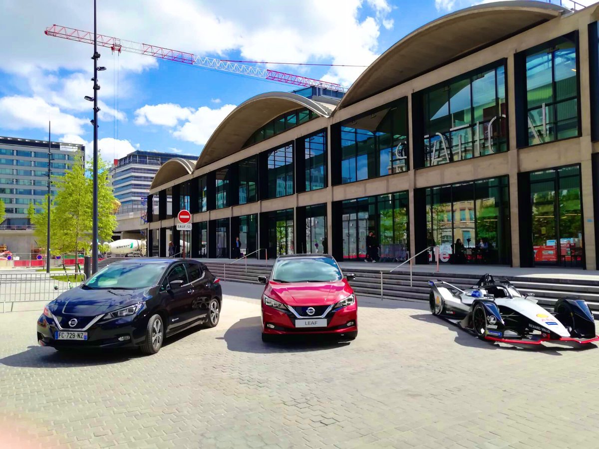 YoungoParis's tweet photo. Plus vite, plus longtemps mais moins polluantes: les voitures électriques de la flotte Youngo 🚙🔋⚡️Vous aussi confiez nous vos besoins de transport et gagner en image grâce à notre service de Green VTC @NissanEurope #BTOB https://t.co/EiSmdD0uJh